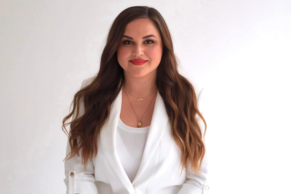 Larissa, the founder of LoriSkin and your trainer